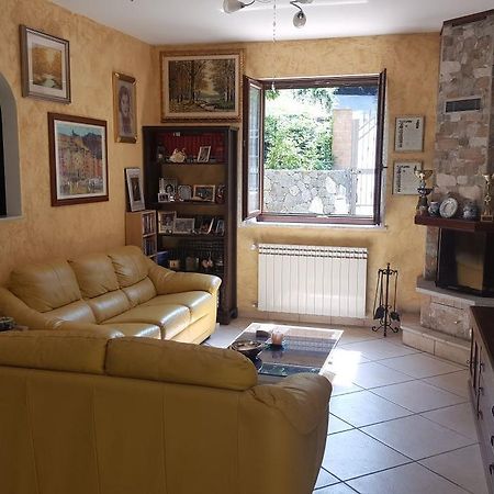 B&B La Taverna Degli Angeli Vezzi Portio Bagian luar foto