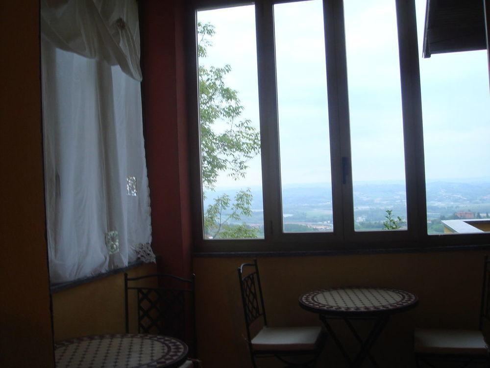 B&B La Taverna Degli Angeli Vezzi Portio Bagian luar foto