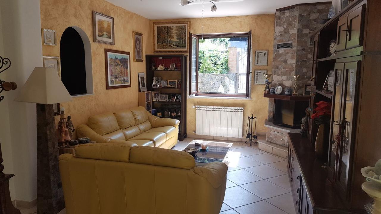 B&B La Taverna Degli Angeli Vezzi Portio Bagian luar foto