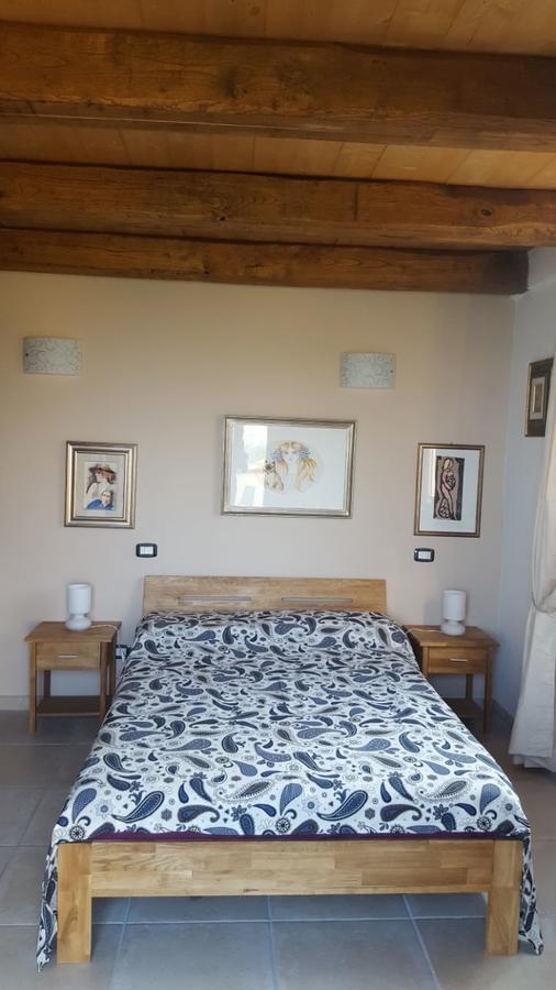B&B La Taverna Degli Angeli Vezzi Portio Bagian luar foto