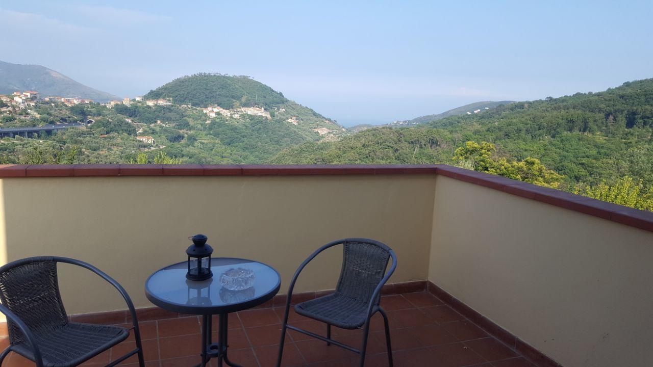 B&B La Taverna Degli Angeli Vezzi Portio Bagian luar foto
