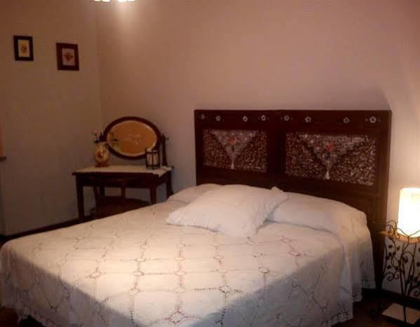 B&B La Taverna Degli Angeli Vezzi Portio Bagian luar foto
